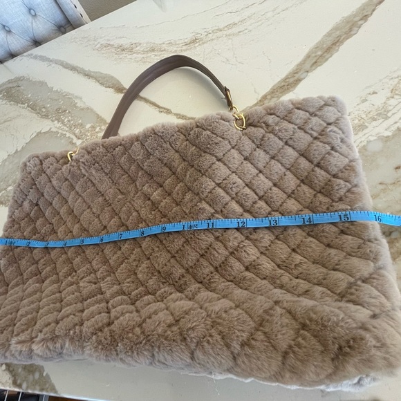 Winter Faux Fur Large Shoulder Handbag - Picture 3 of 5